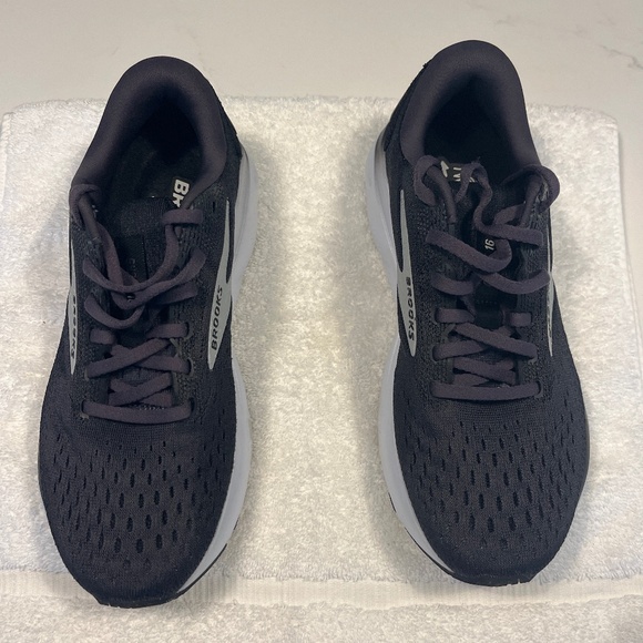 Brooks women’s Ghost 16 - Picture 1 of 7